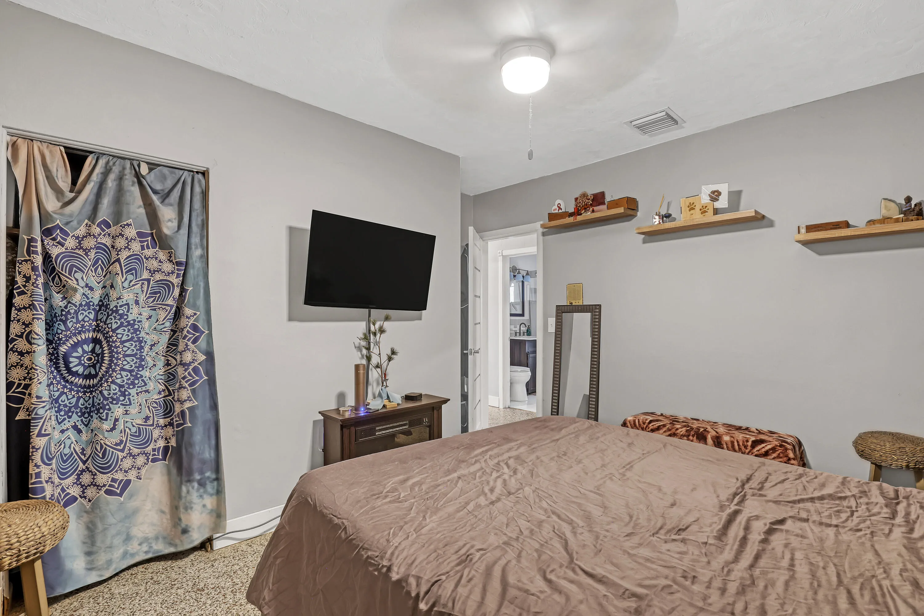 937 W Duval (18)