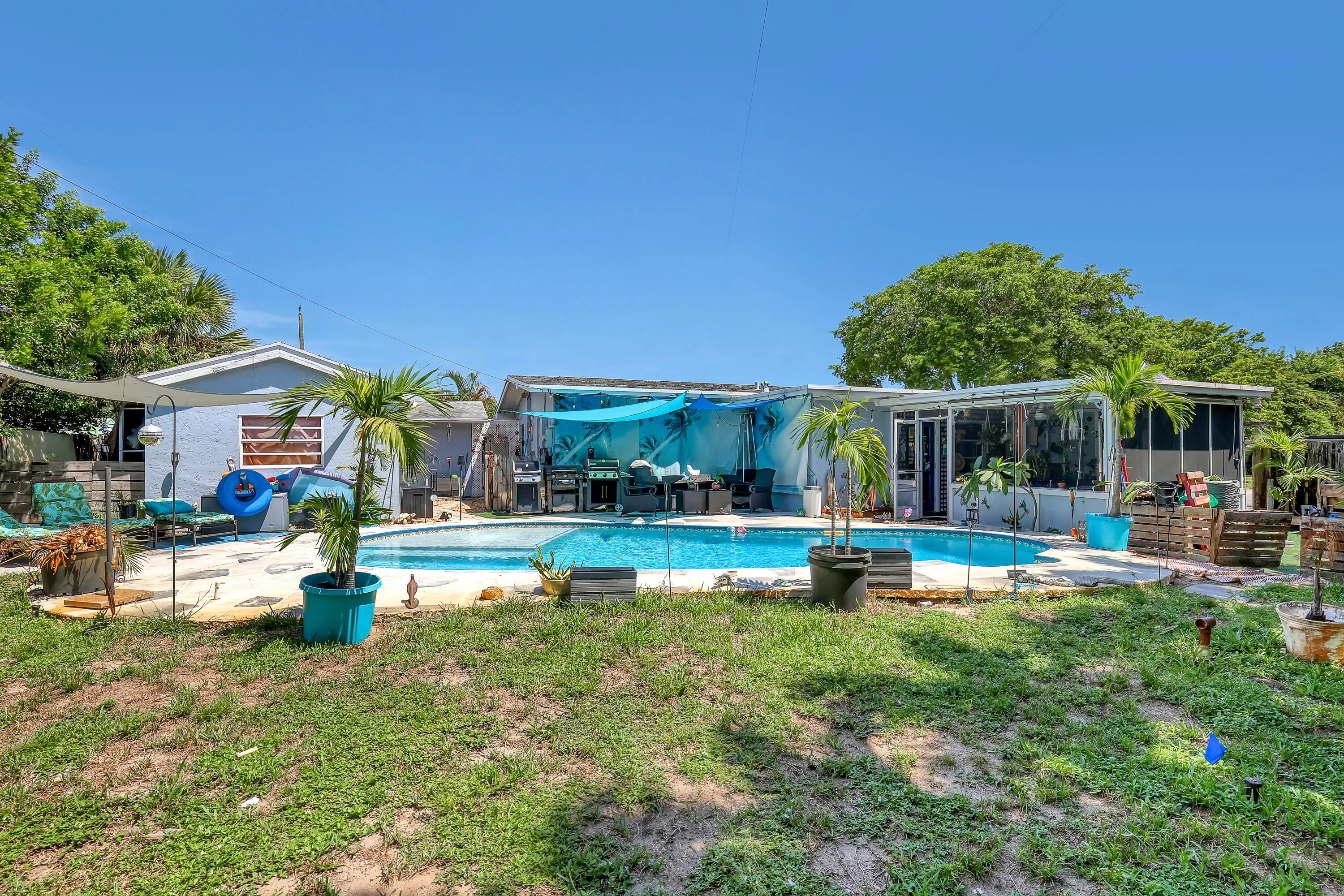 937 W Duval (36)