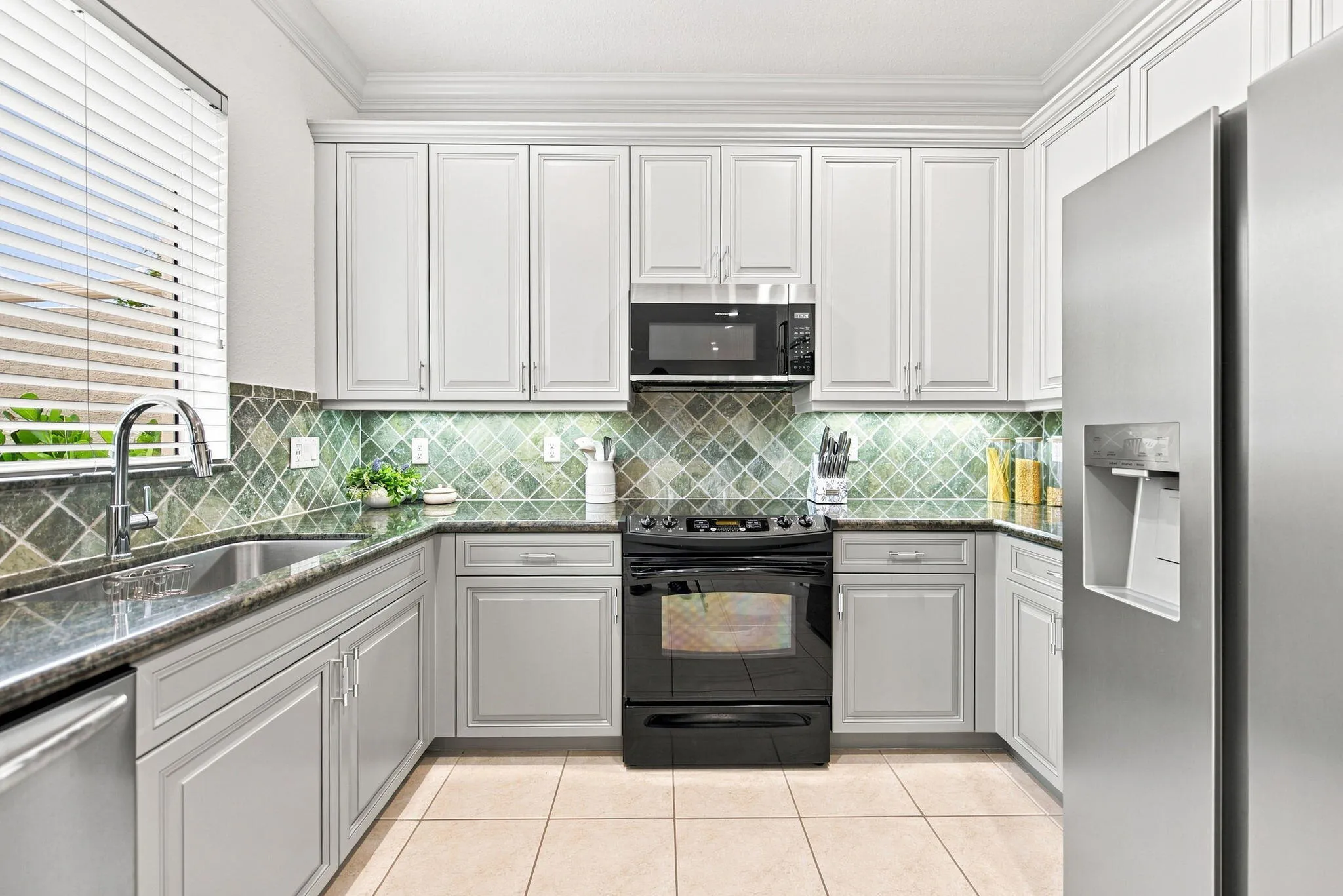 14-web-or-mls-7830-jewelwood-dr