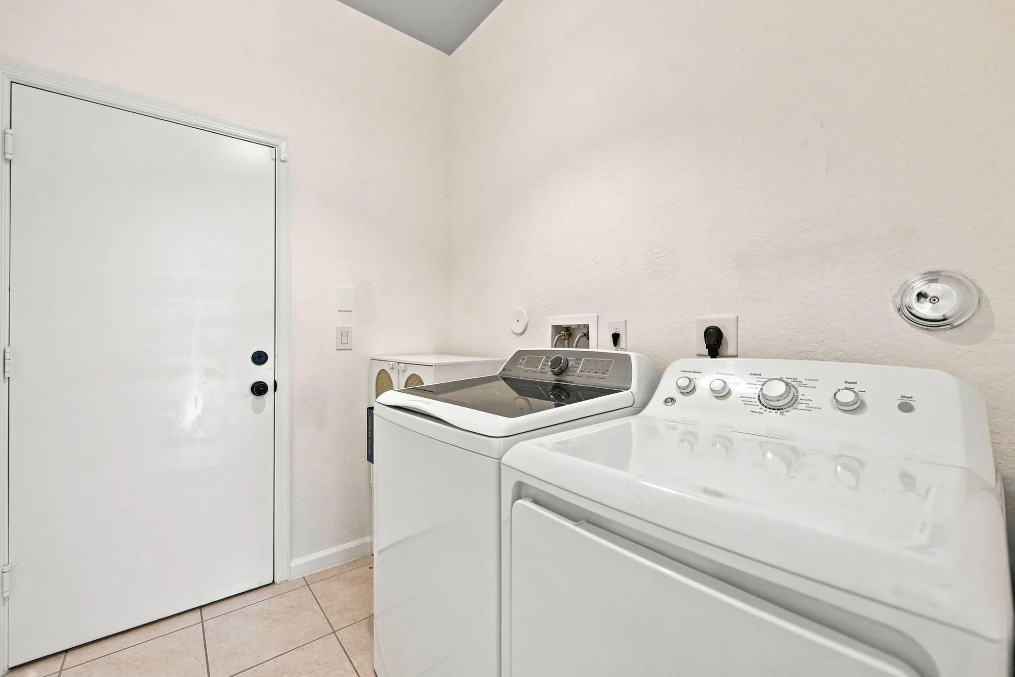 26-web-or-mls-7830-jewelwood-dr
