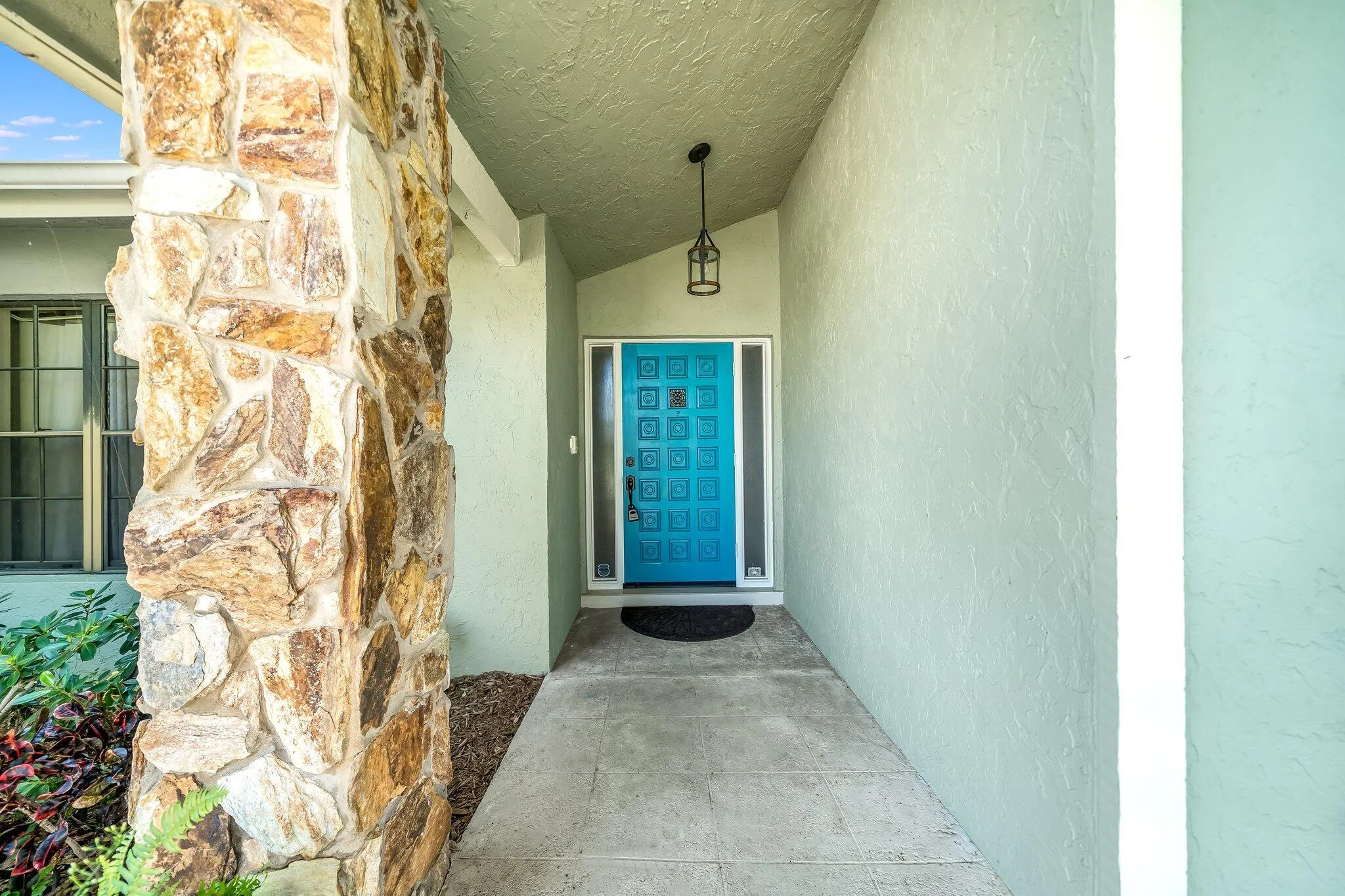 15-web-or-mls-JOY07680
