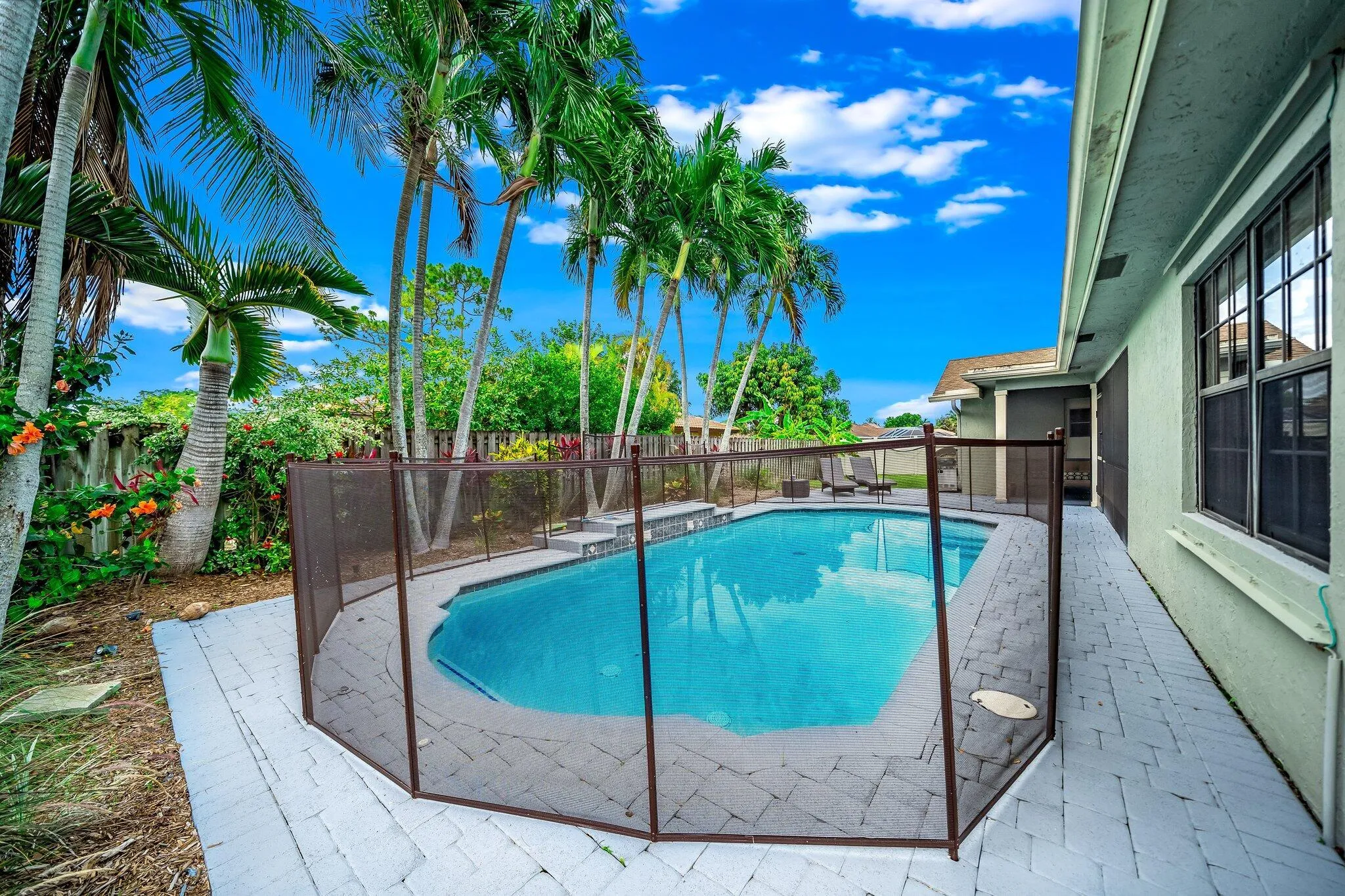 47-web-or-mls-JOY07788