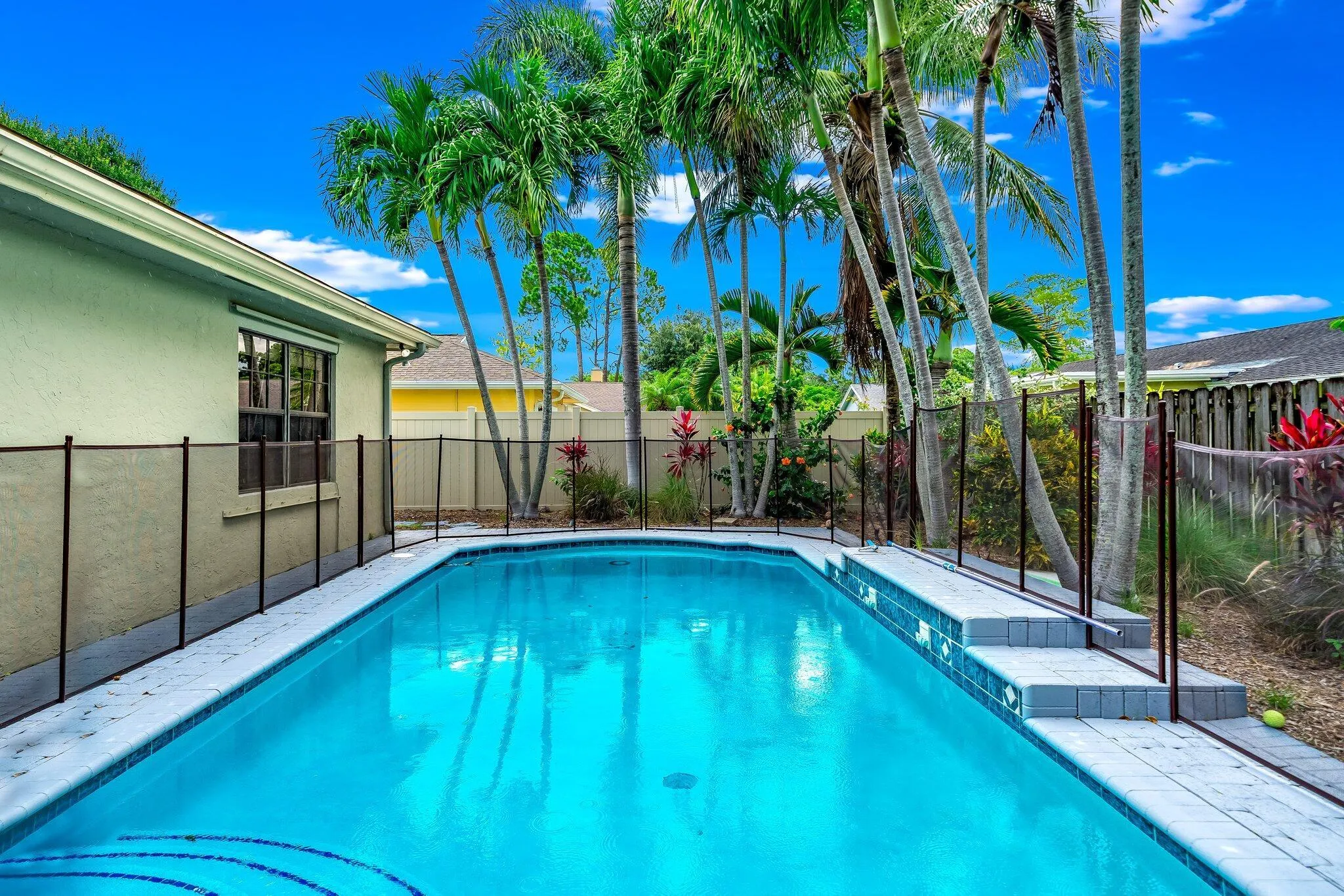 48-web-or-mls-JOY07791