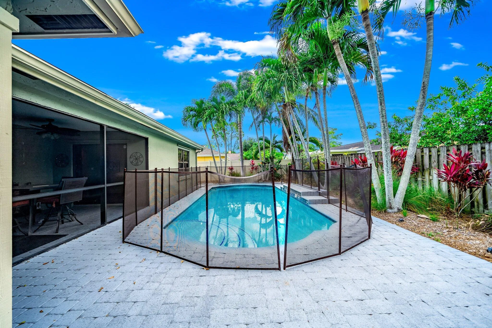 43-web-or-mls-JOY07776