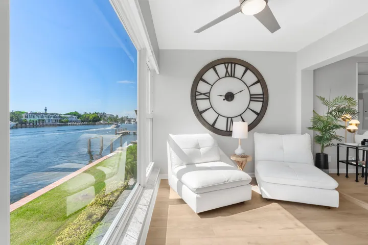 18-web-or-mls-2758 NE 30th Ave, Lighthou