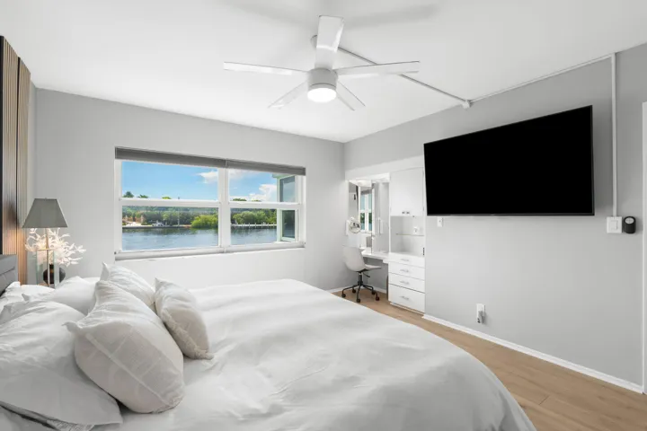 19-web-or-mls-2758 NE 30th Ave, Lighthou
