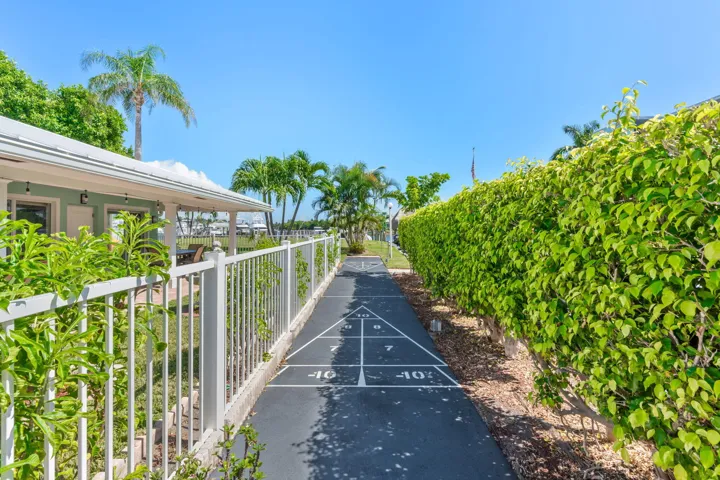 28-web-or-mls-2758 NE 30th Ave, Lighthou