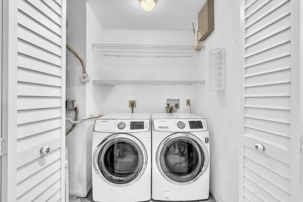 WASHER & DRYER
