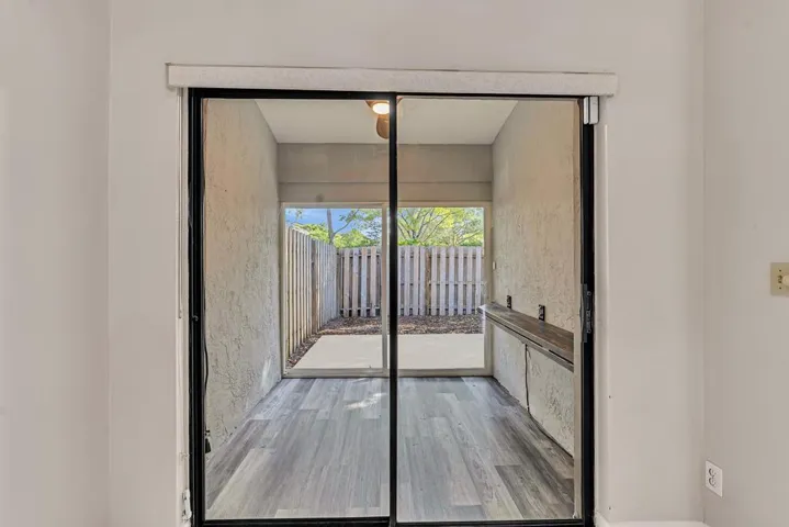 ENCLOSED BONUS ROOM
