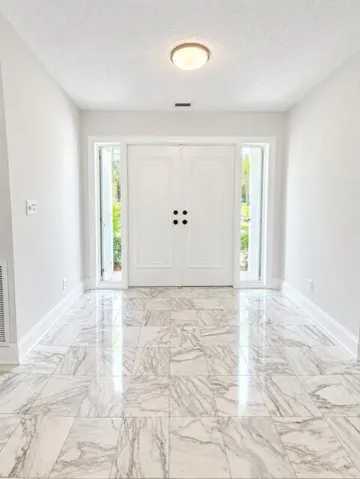 Foyer Entry