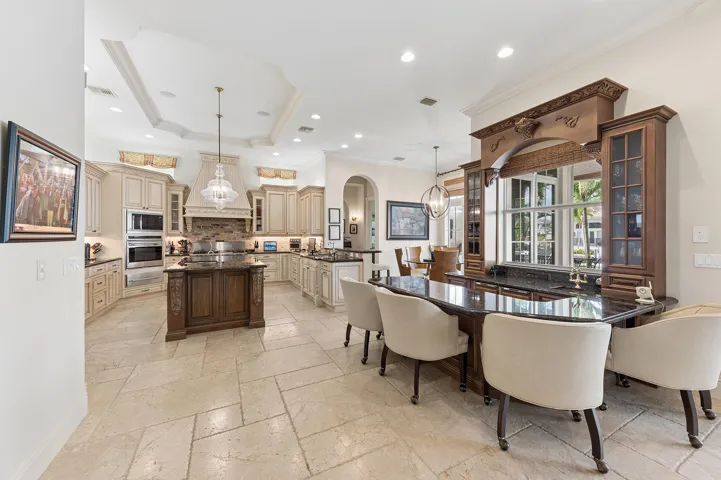 Bar and Eat-In Kitchen