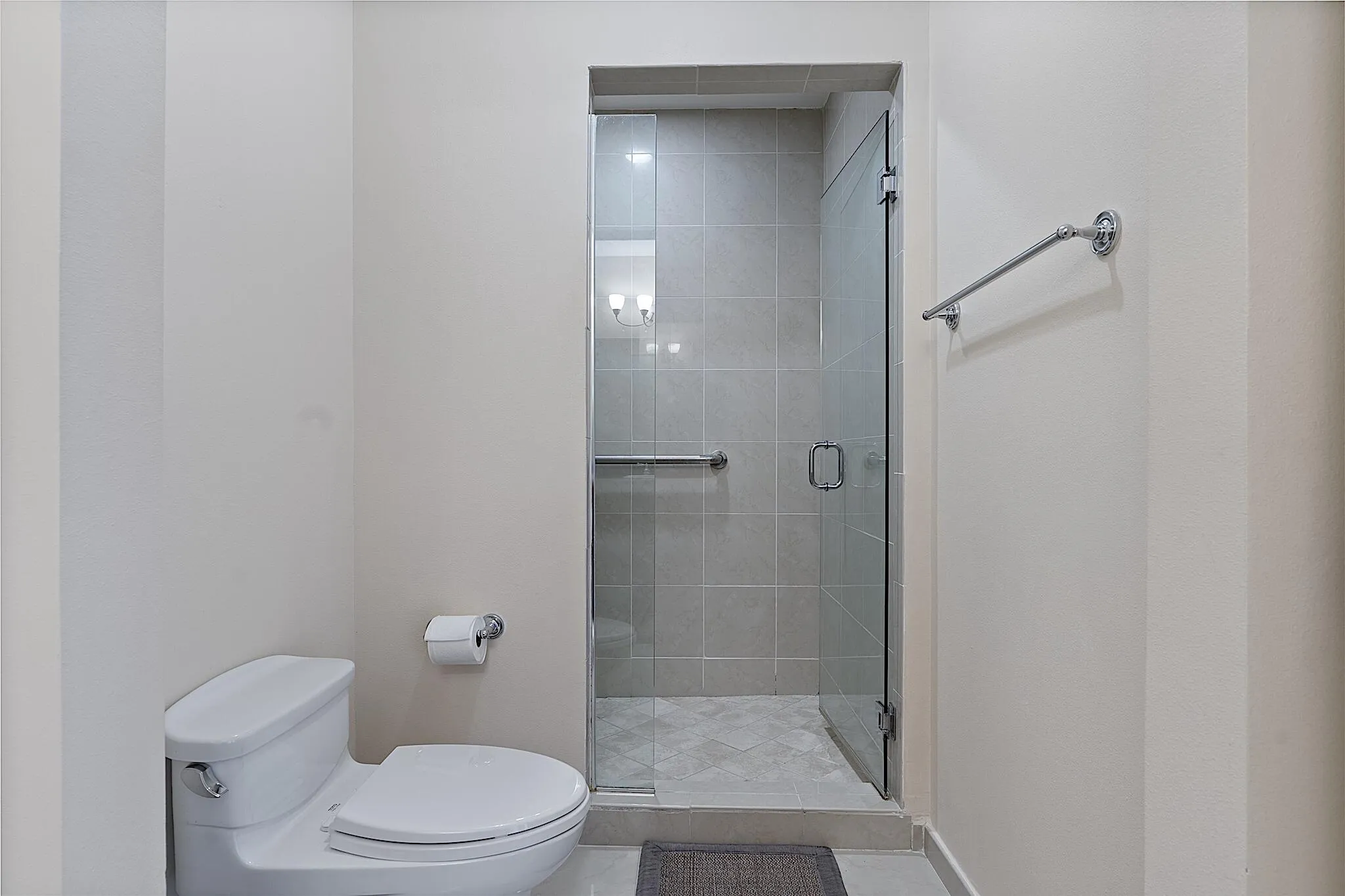 16100 Emerald Estates dr - 560
