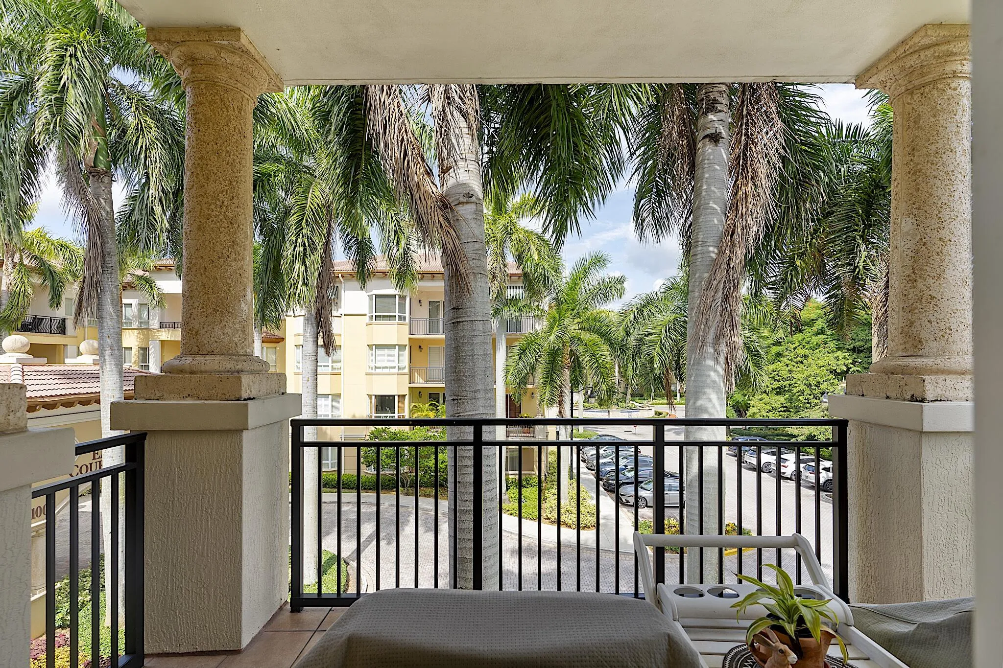 16100 Emerald Estates dr - 572