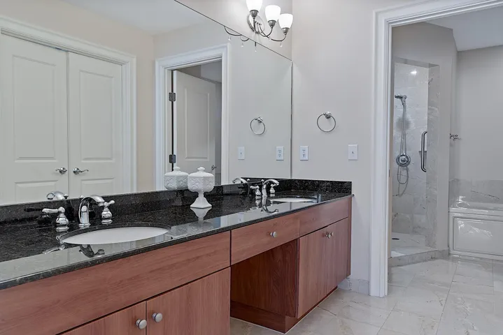 16100 Emerald Estates dr - 550