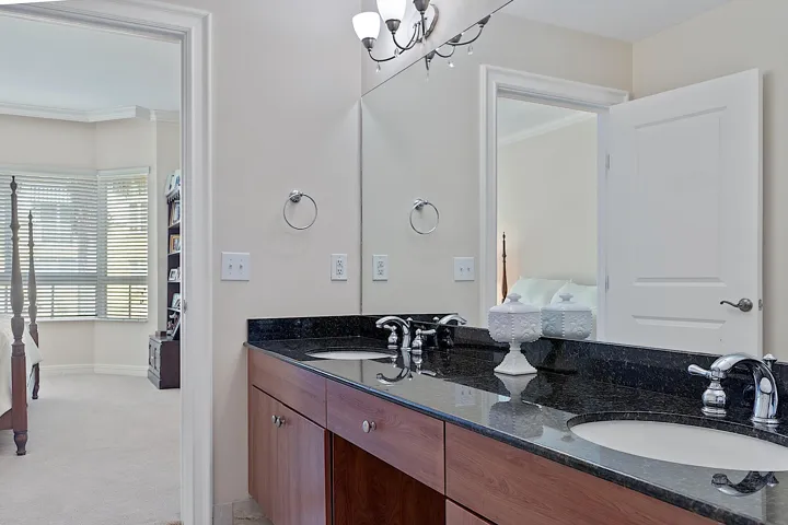 16100 Emerald Estates dr - 553