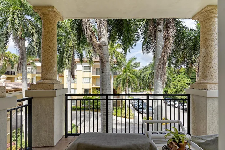 16100 Emerald Estates dr - 572