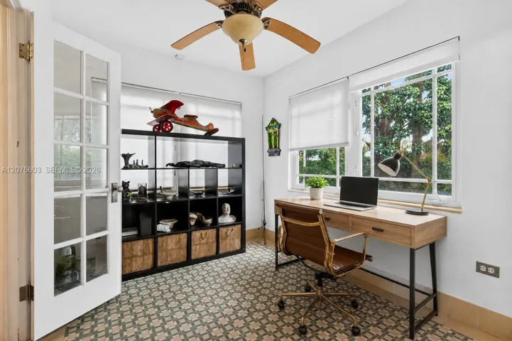 Sun room / Den Desk virtually staged