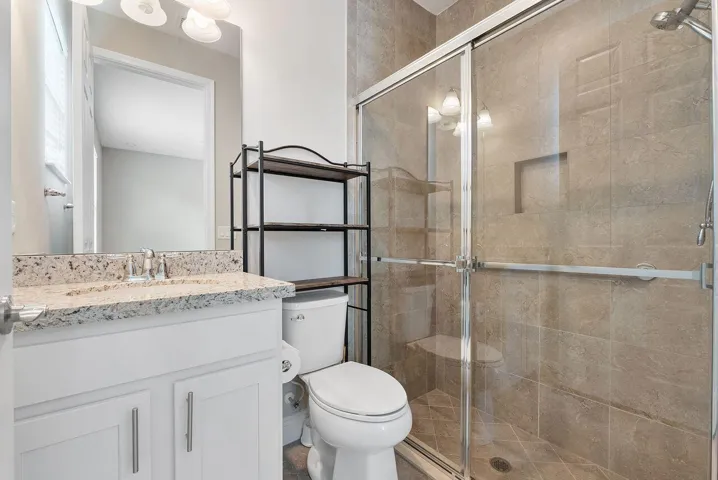 secondary full bathroom