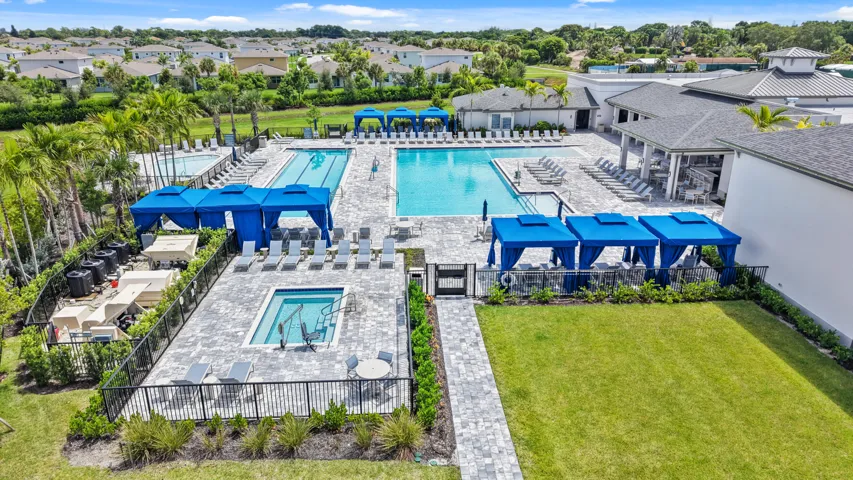 36_delray beach + spindle palm court + p