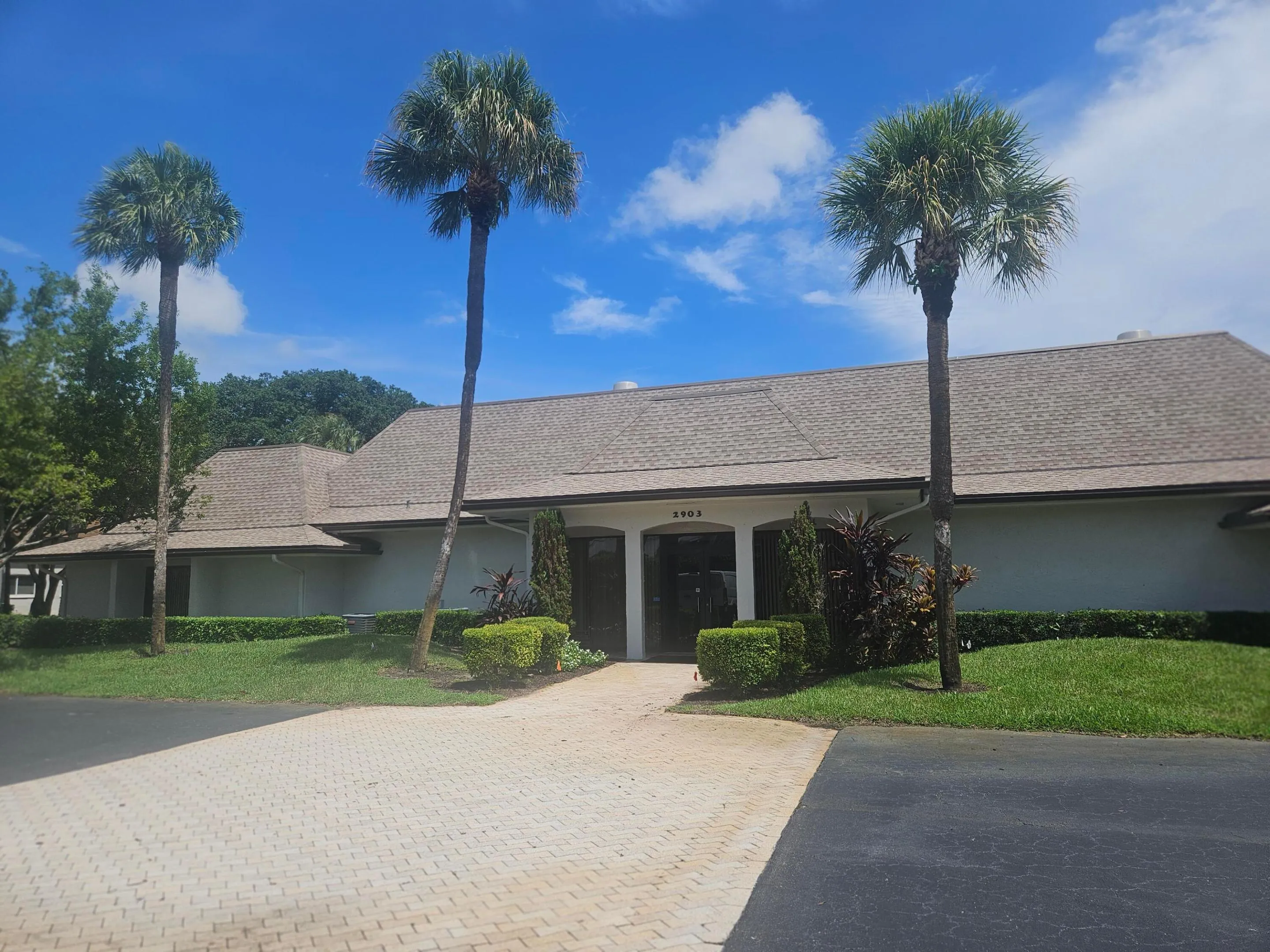 CLUBHOUSE