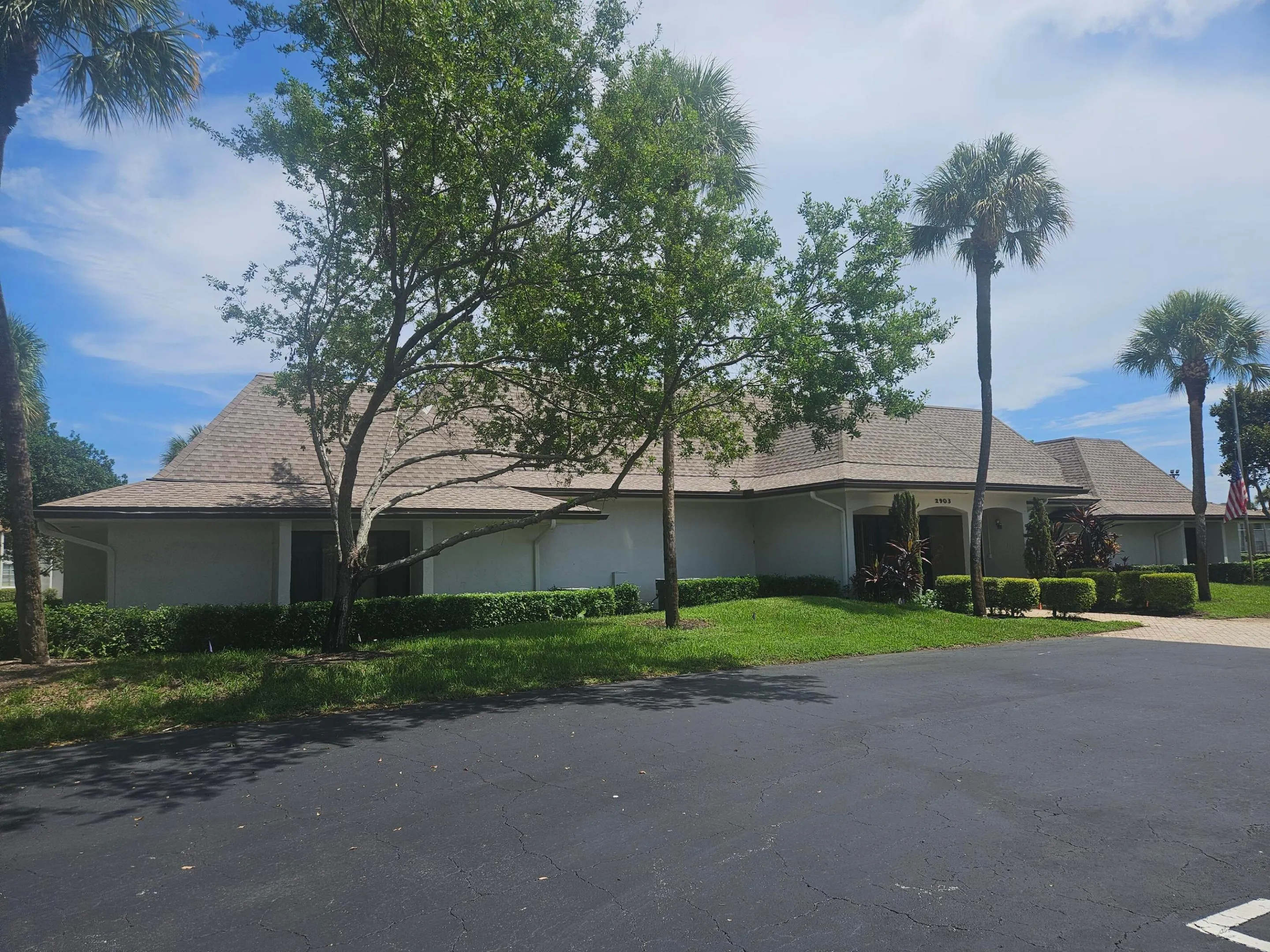 CLUBHOUSE