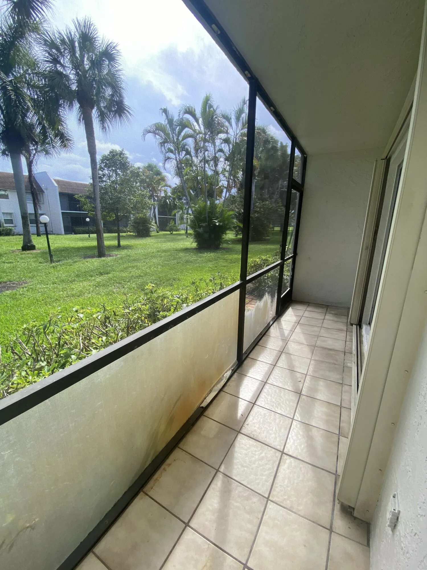 2935 Photo - Patio2