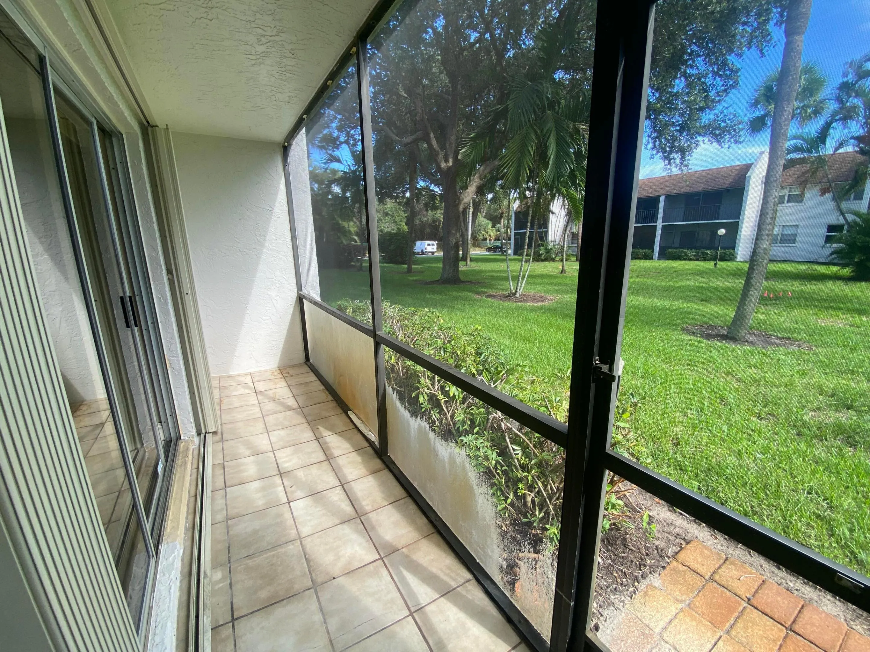 2935 Photo - Patio1