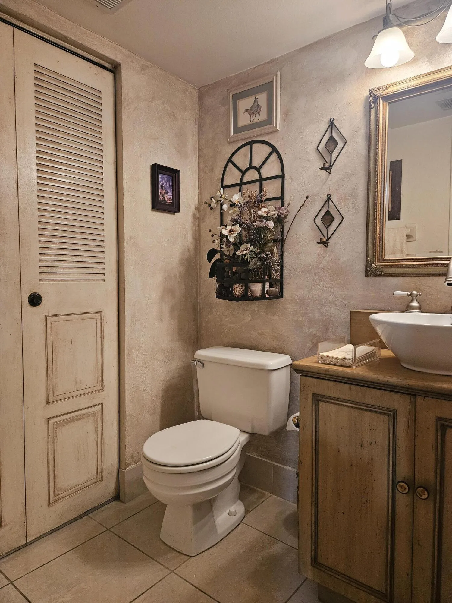 2935 Photo Half Bath4