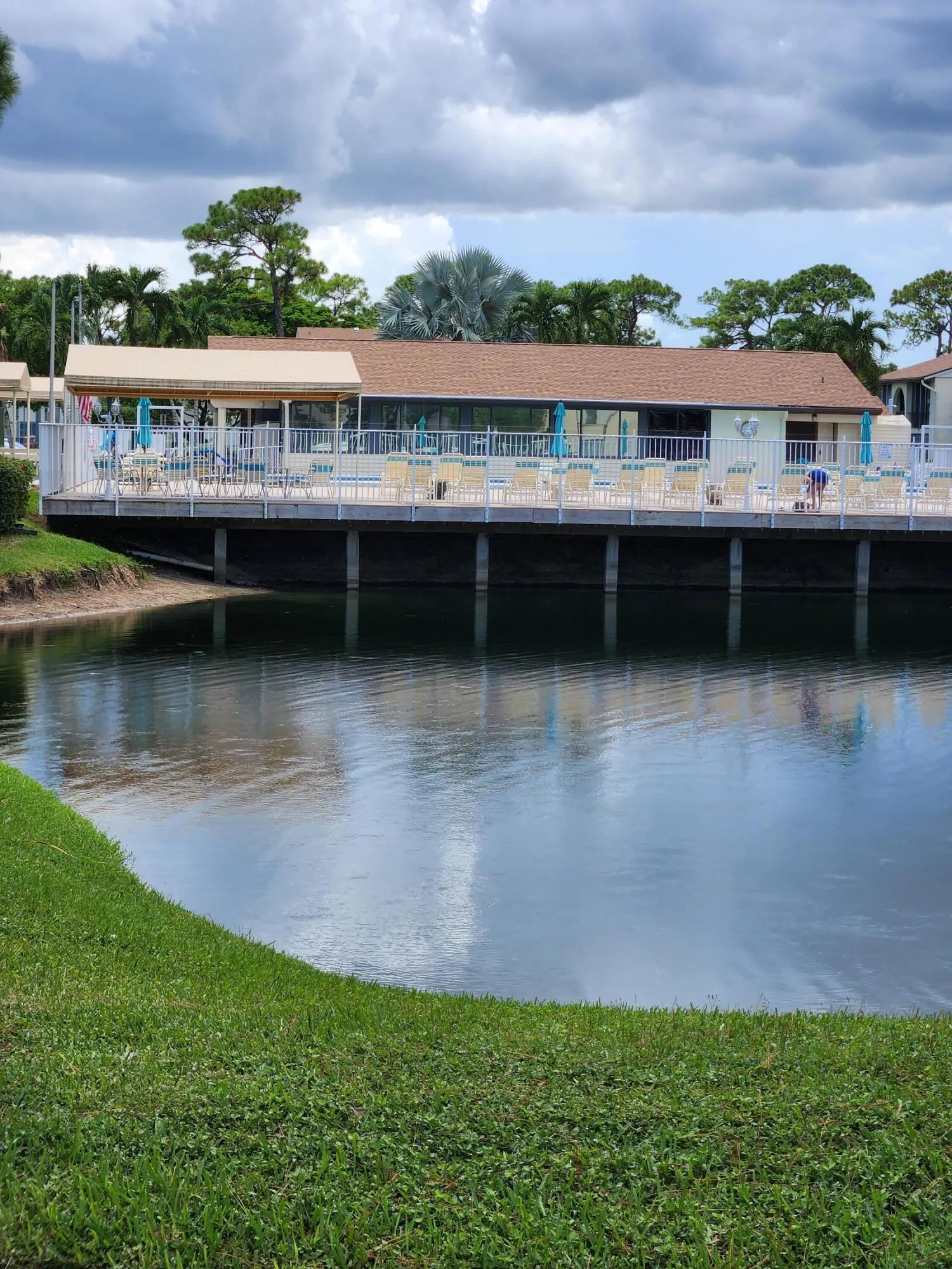 clubhouse and lakeview