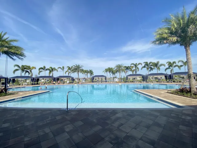 Valencia Cay