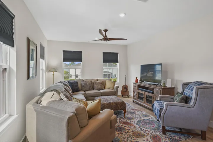 194 SW Pomeroy St 029