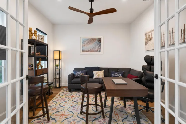194 SW Pomeroy St 024