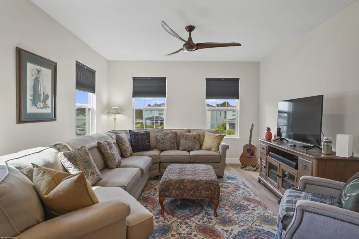 194 SW Pomeroy St 028