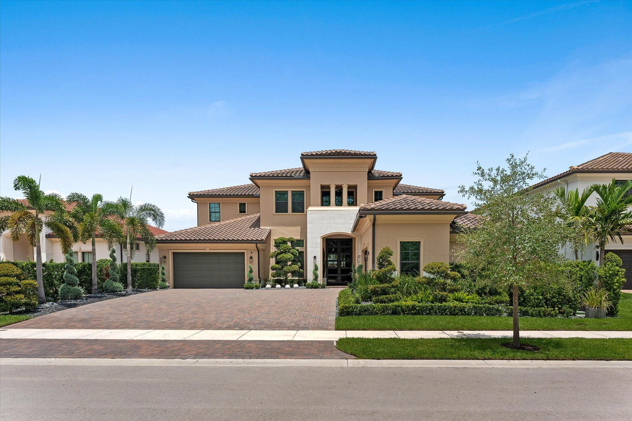 001-8590 W Parkland Bay Trail, Parkland