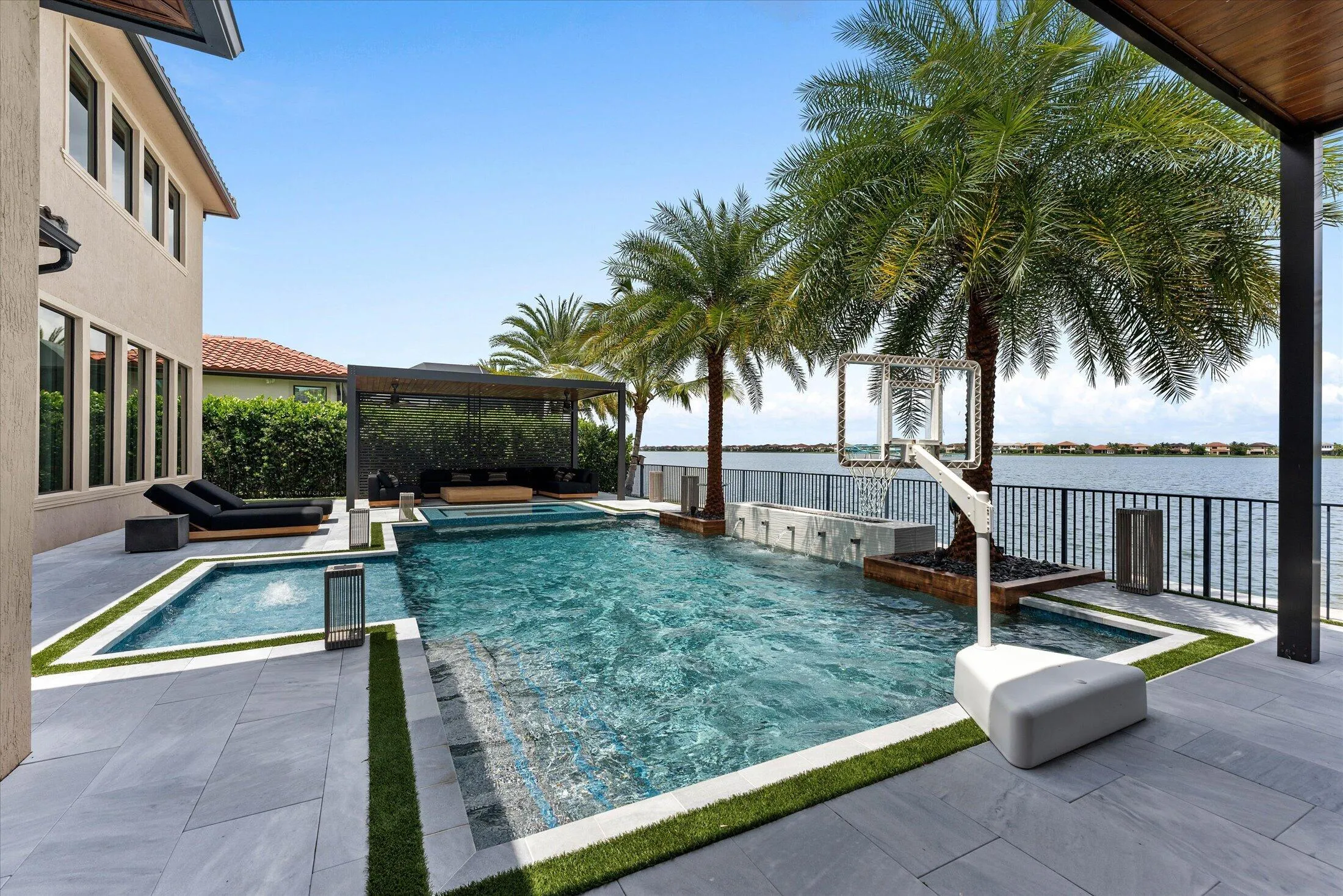 035-8590 W Parkland Bay Trail, Parkland-