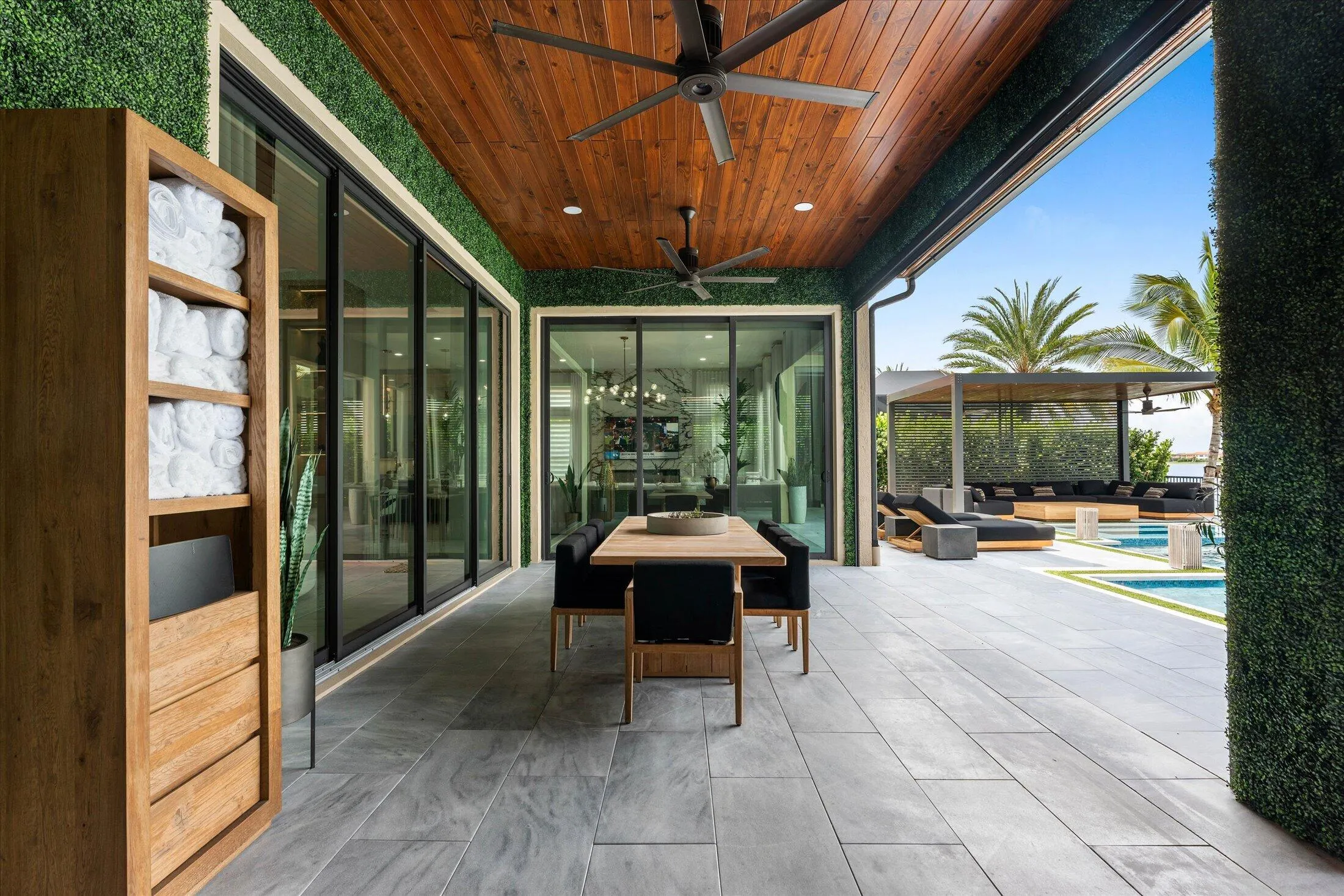 033-8590 W Parkland Bay Trail, Parkland-