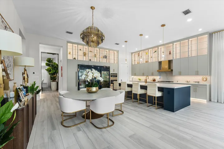 024-8590 W Parkland Bay Trail, Parkland-