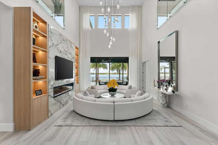 014-8590 W Parkland Bay Trail, Parkland-