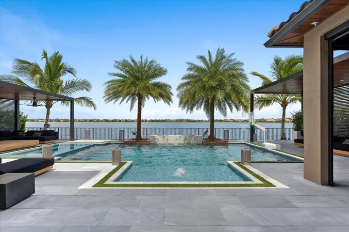 036-8590 W Parkland Bay Trail, Parkland-
