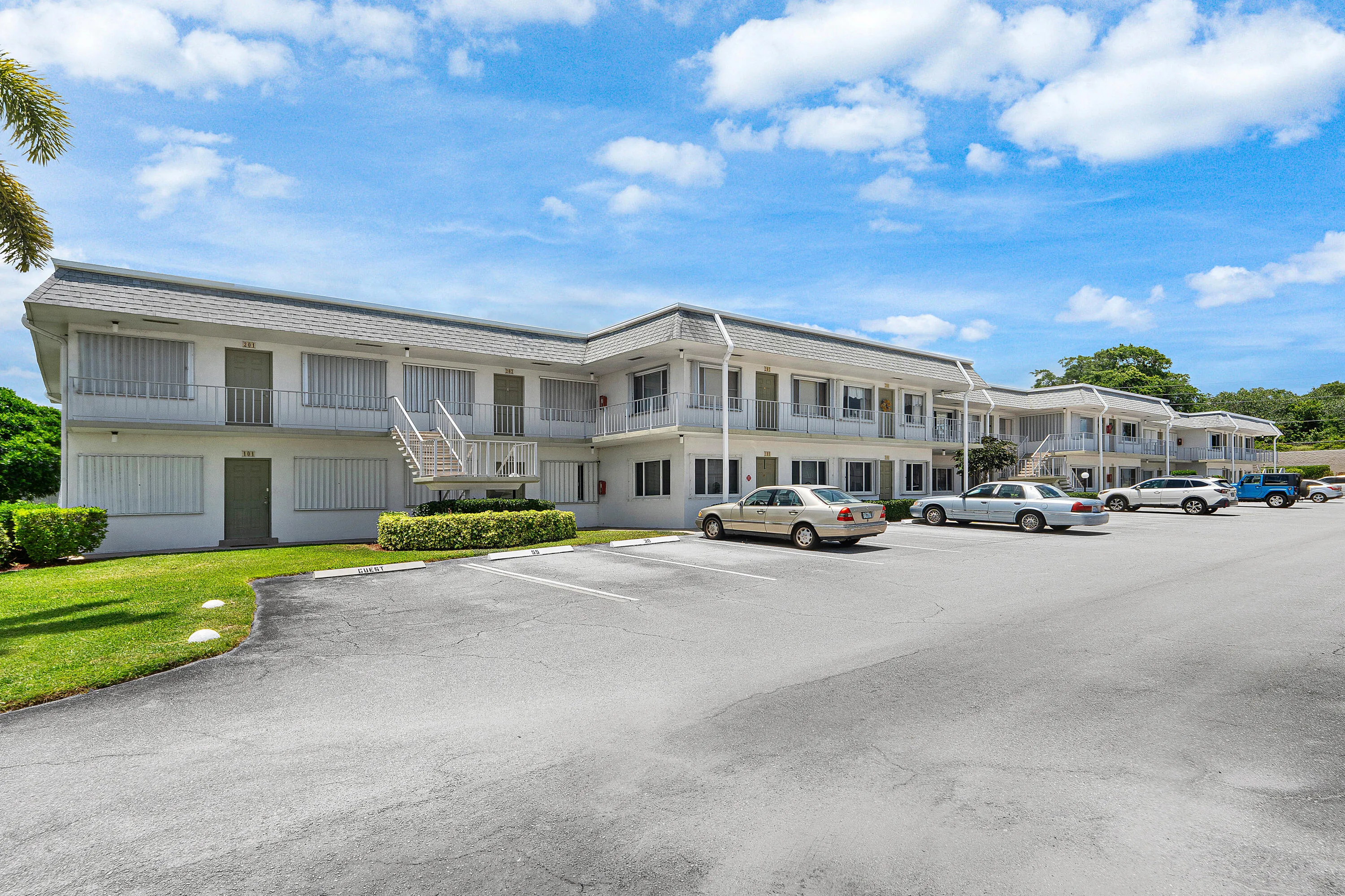 001-3160LakeOsborneDrive-206-LakeWorthBe