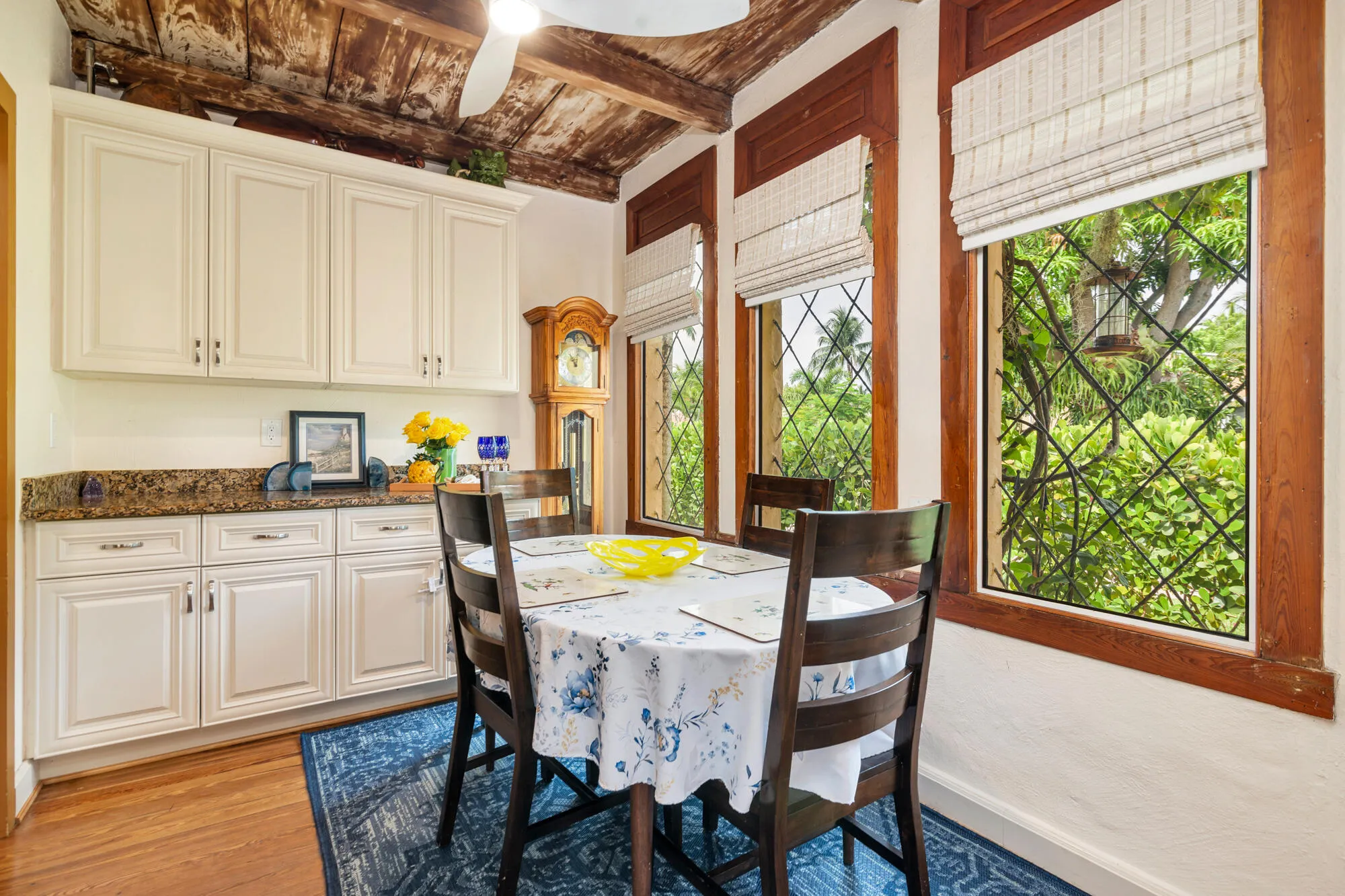 Breakfast Room