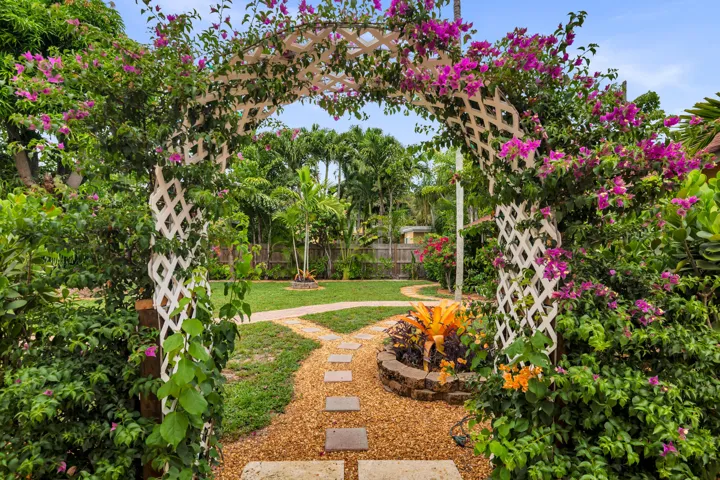 Trellis Entry to Guest Property