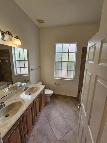2ND BATHROOM