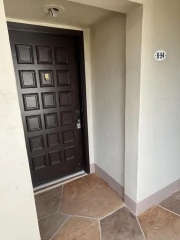 vestibule by the front entrance to condo