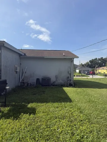 SIDE YARD