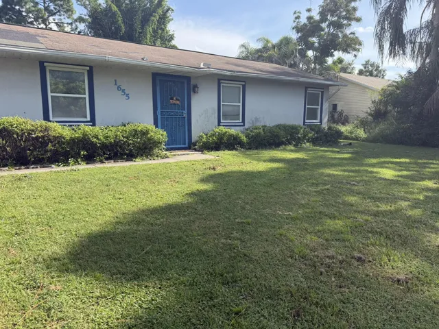 FRONT YARD​​‌​​​​‌​​‌‌​‌‌​​​‌‌​‌​‌​‌​​​‌​​ 2