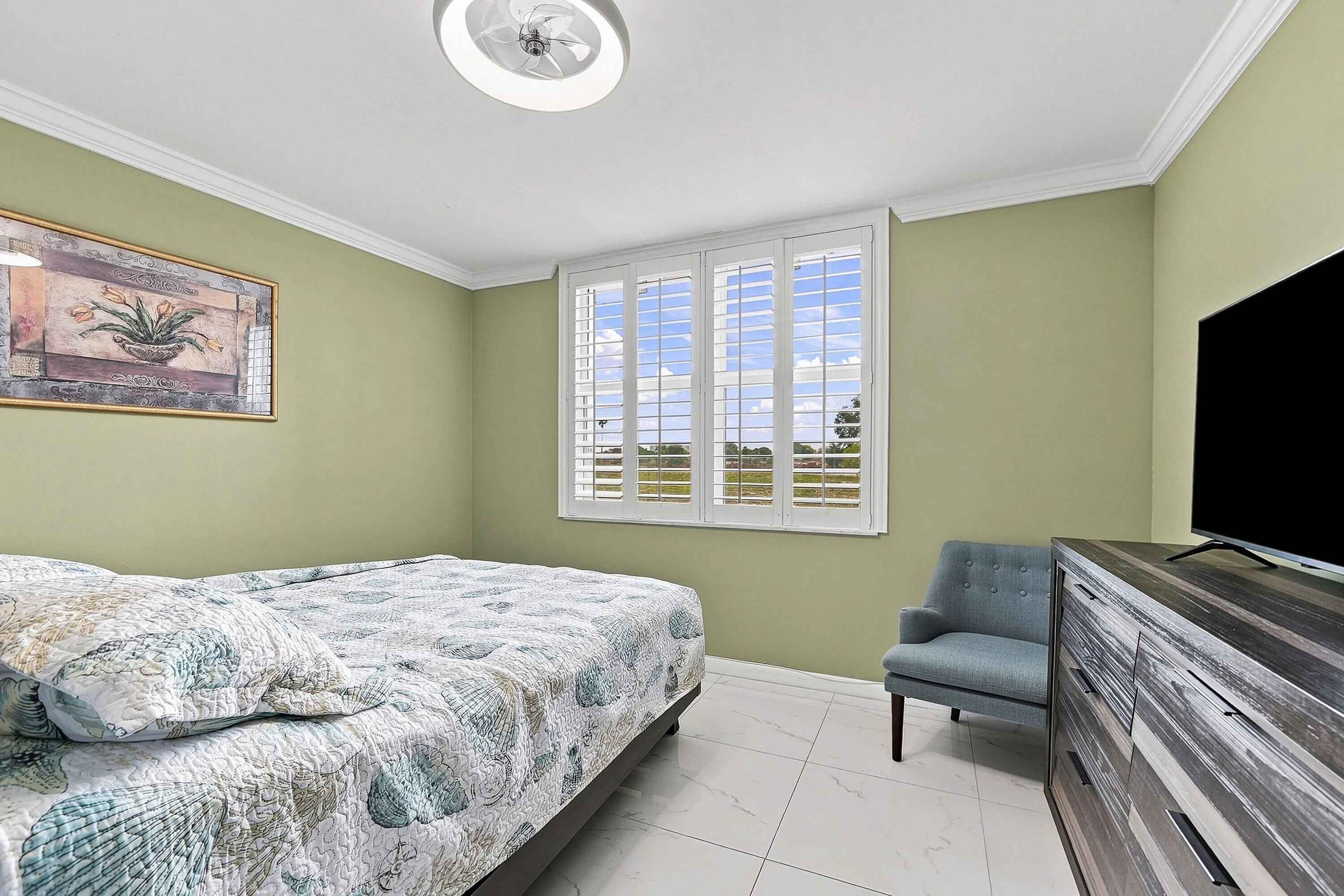 22_bedroom