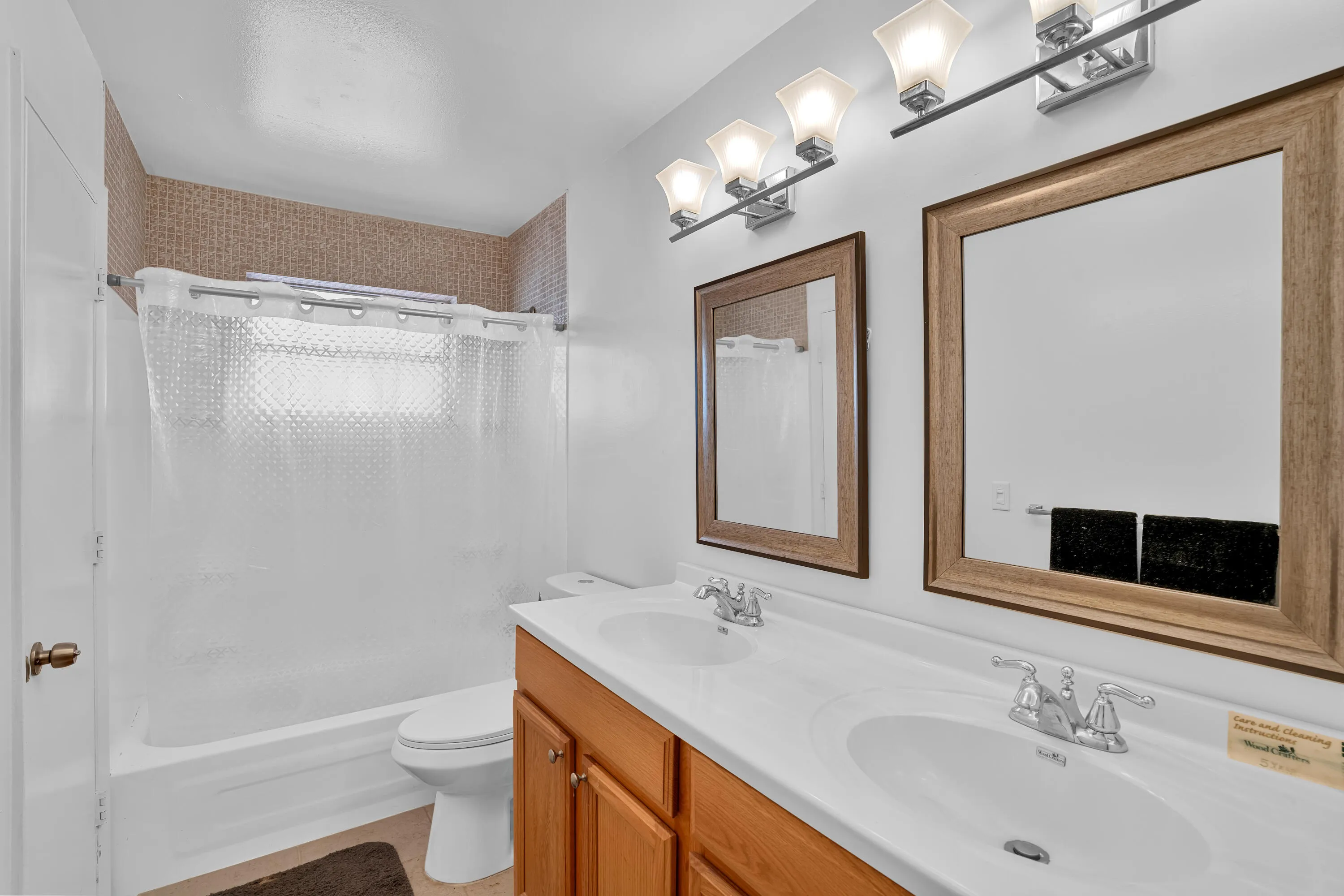 13.BATHROOM_011