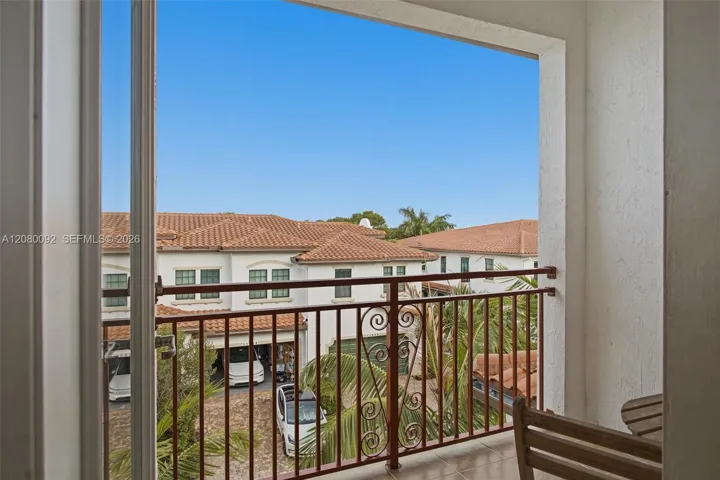 Master - Private Balcony
