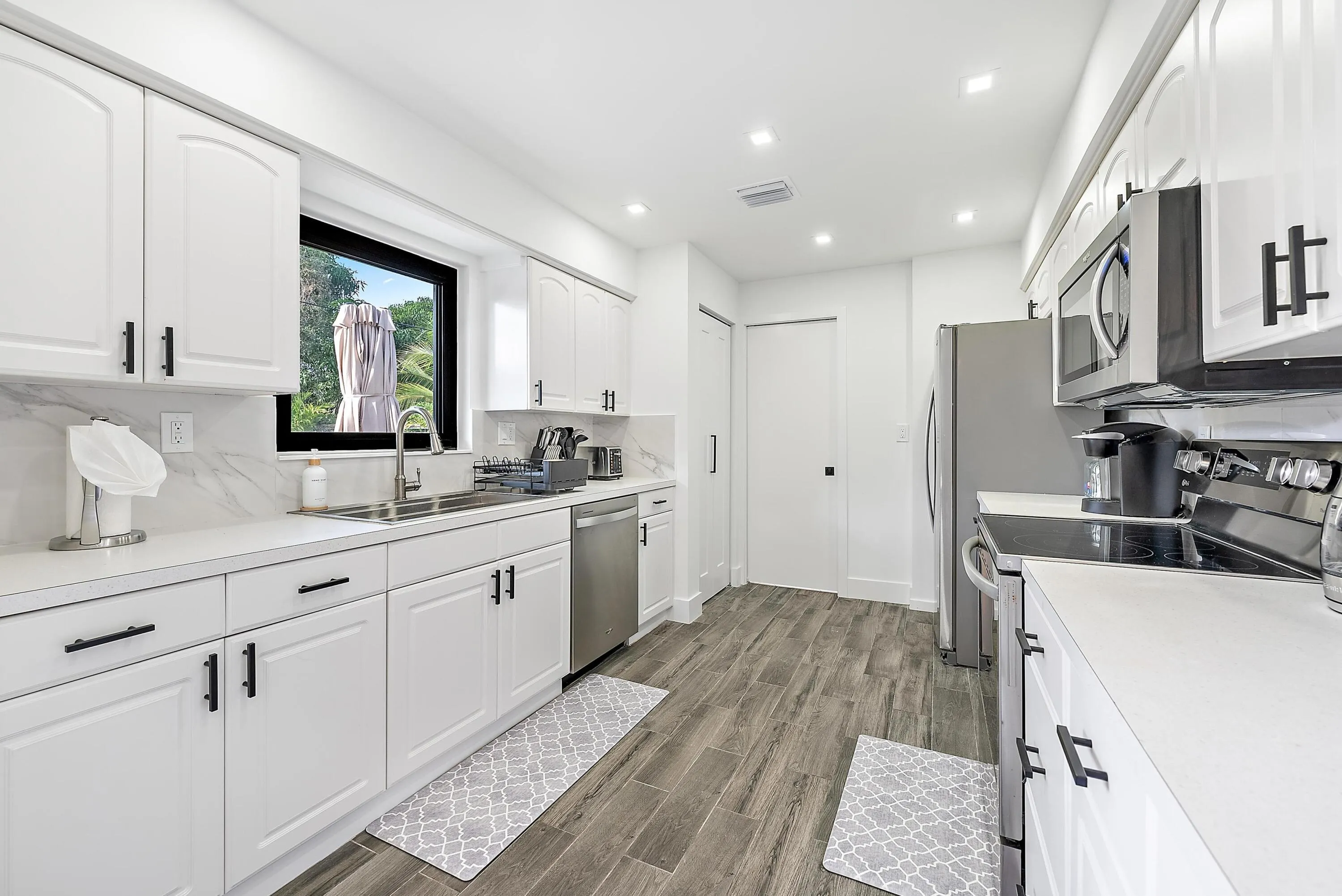 415 Pittsburgh Dr-11